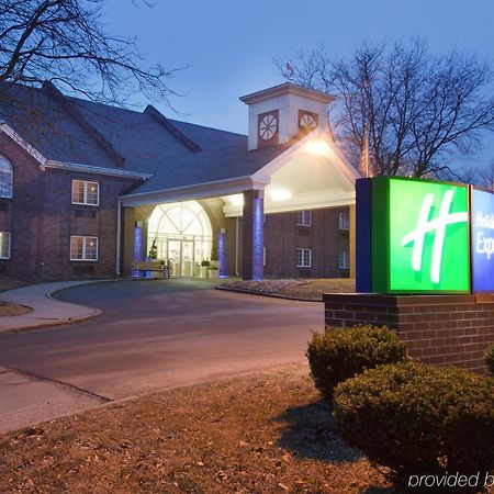 Holiday Inn Express Des Moines-At Drake University, An Ihg Hotel Екстер'єр фото