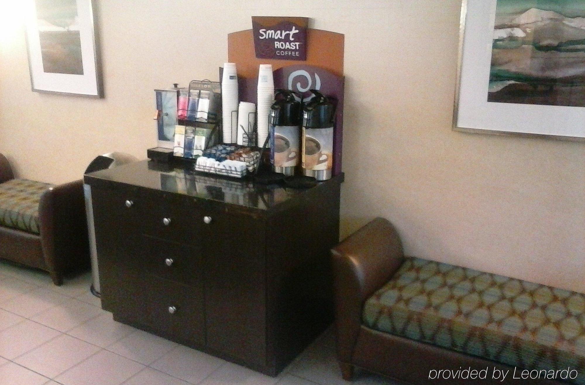 Holiday Inn Express Des Moines-At Drake University, An Ihg Hotel Екстер'єр фото