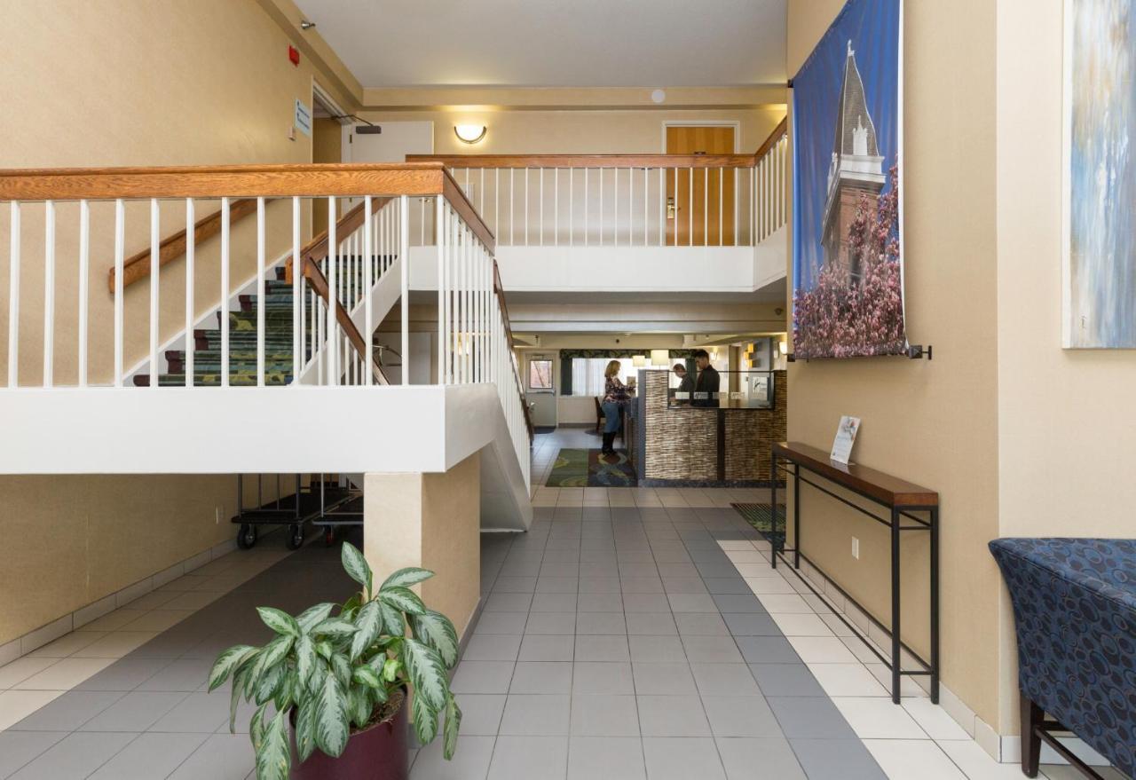 Holiday Inn Express Des Moines-At Drake University, An Ihg Hotel Екстер'єр фото