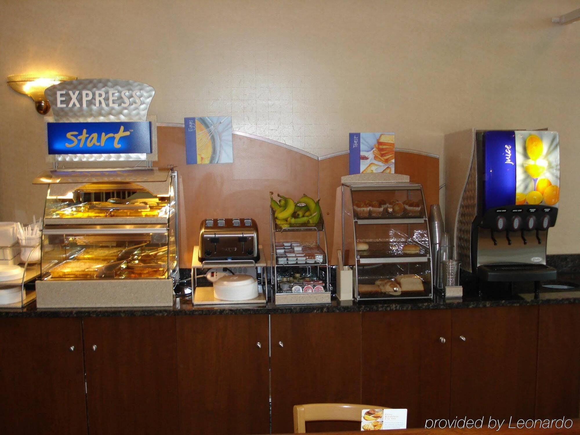 Holiday Inn Express Des Moines-At Drake University, An Ihg Hotel Екстер'єр фото