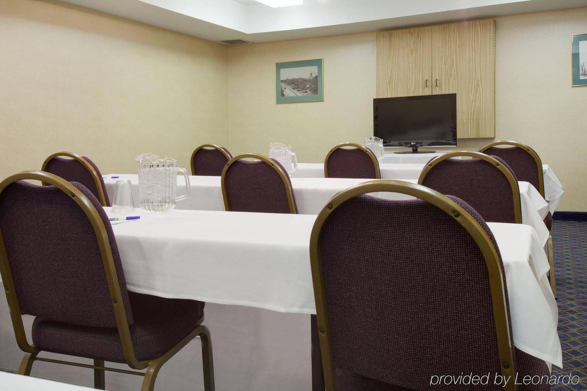 Holiday Inn Express Des Moines-At Drake University, An Ihg Hotel Екстер'єр фото